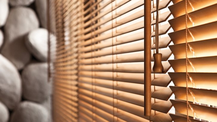 Wooden blinds (25mm)